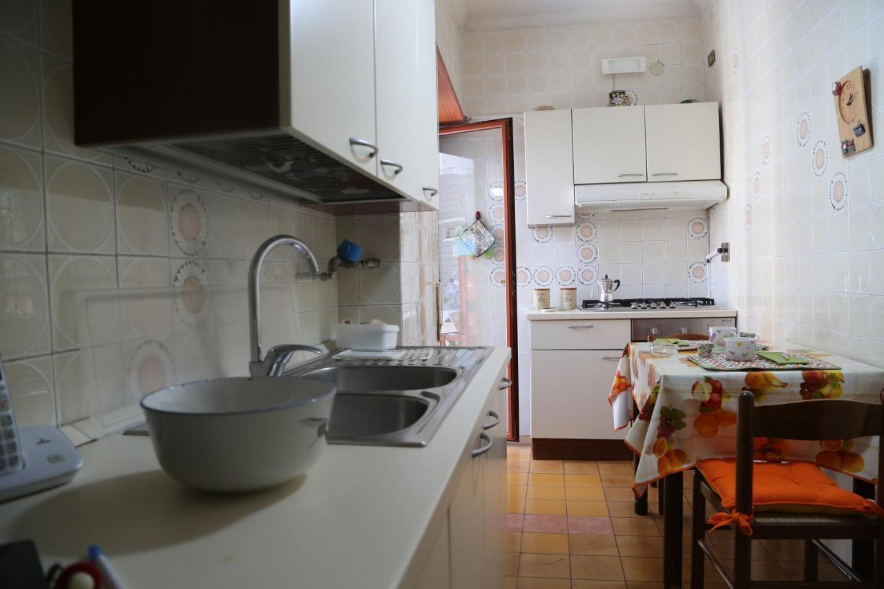 Stanza In Appartamento Neapel Exterior foto