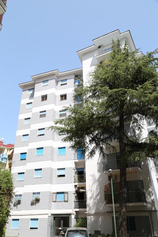 Stanza In Appartamento Neapel Exterior foto